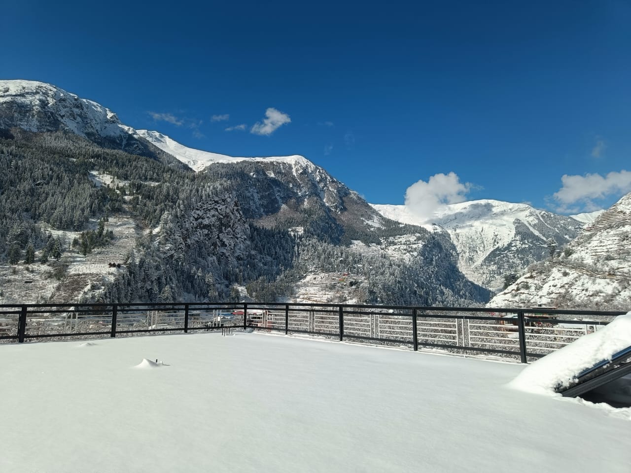 Himalayan landscape around Negi Cottage